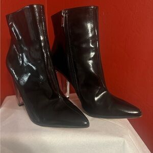 #201. J. Simpson patent bootie, lucite heels (4”); inner-side zipper